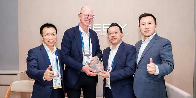 吉利在2026 CES上授予英飞凌“全球战略供应商”等两大荣誉