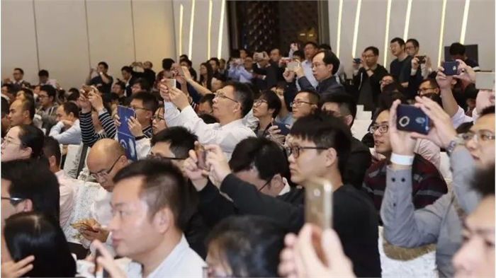 Feel Audience Enthusiasm