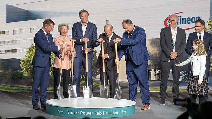 Groundbreaking Smart Power Fab Dresden 01