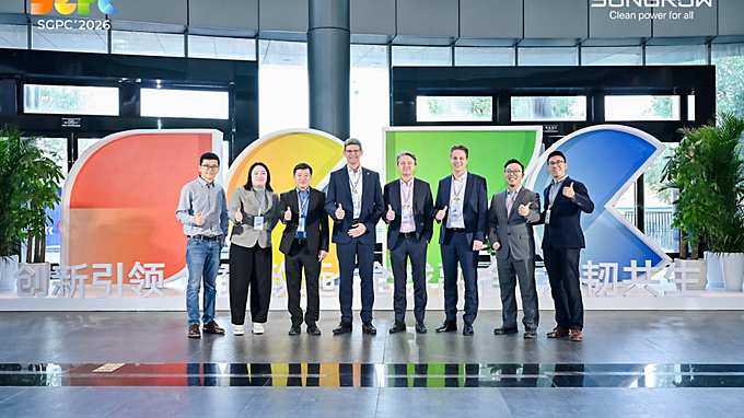 英飞凌团队在“阳光电源2026全球合作伙伴大会”现场合影