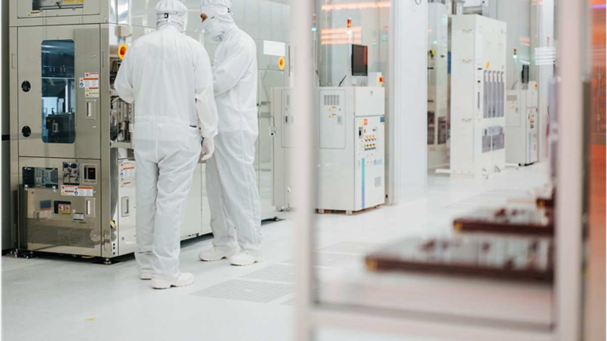 Infineon 300mm Thin Wafer Power Semiconductor Factory