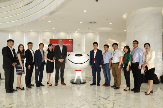 Jd Infineon Took Group Photo