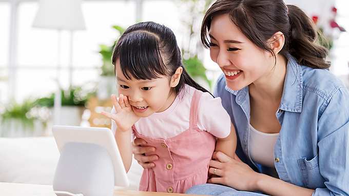 妈妈和女儿的视频通话.pdf