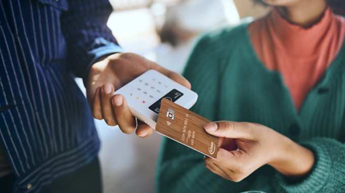 SECORA Pay Wooden Card