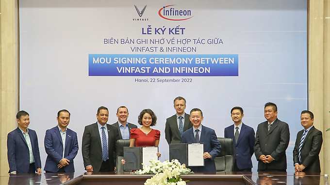 Signing Ceremony Infineon and VinFast