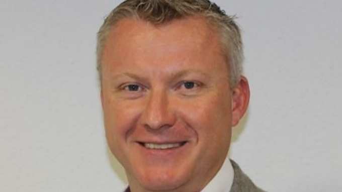 托比亚斯·阿斯豪尔